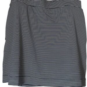CHICO’S CLASIC BLACK AND WHITE STRIPED A-LINE SKORT